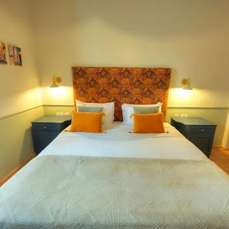 Daire Luxury & Stylish 4bedroom, Centre Ldem1-1