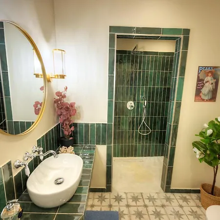 Luxury & Stylish 4bedroom, Centre Ldem1-1