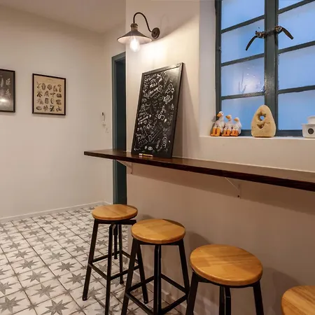Luxury & Stylish 4bedroom, Centre Ldem1-1