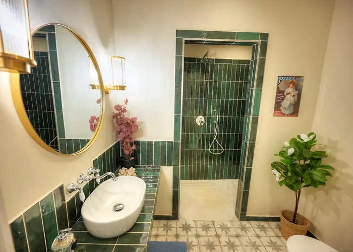 Luxury & Stylish 4bedroom, Centre Ldem1-1